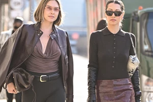 Τα 8 κομμάτια σε λαδί που αξίζει να φορέσετε αυτό το φθινόπωρο