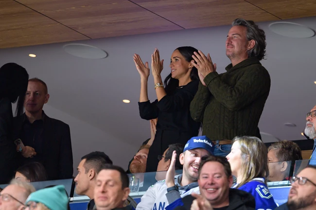 Meghan Markle | Εμφάνιση έκπληξη σε αγώνα χόκεϊ με έναν ξεχωριστό συνοδό