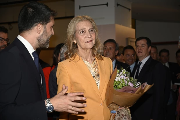 Βασίλισσα Σοφία | Ποιο γούρι-charm δάνεισε στην κόρη της, Elena de Borbon σε εγκαίνια νοσοκομείου;