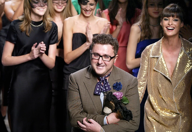 Alber Elbaz | Η δημιουργική πορεία του μέσα από εικόνες