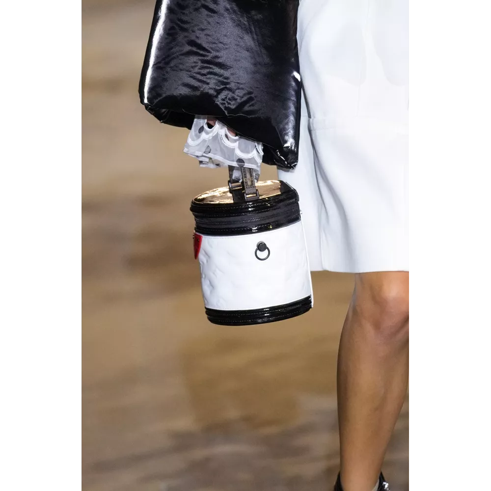 Bucket bags