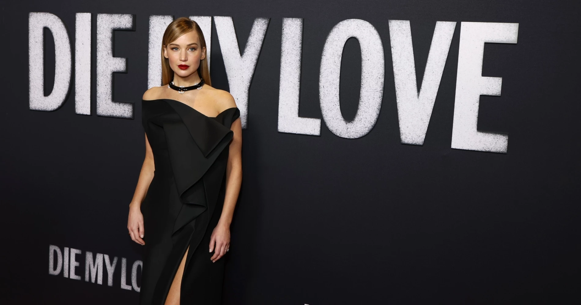 Jennifer Lawrence | Το savoir-faire του custom Dior φορέματός της δια χειρός Jonathan Anderson