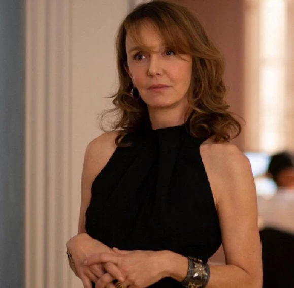 Emily in Paris 2 | Η Lily Collins εξηγεί γιατί η δεύτερη σεζόν θα είναι διαφορετική