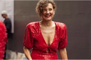 Τα κομψά παλτό που θα φορέσετε τις γιορτές