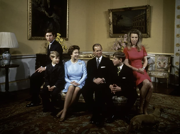 Πριγκίπισσα Άννα | Γιατί δεν έχει εγκαταλείψει τον εξόριστο αδελφό της, Andrew;