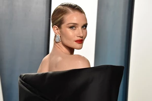 H Rosie Huntington-Whiteley και ο Jason Statham καλωσόρισαν στον κόσμο το δεύτερο παιδί τους