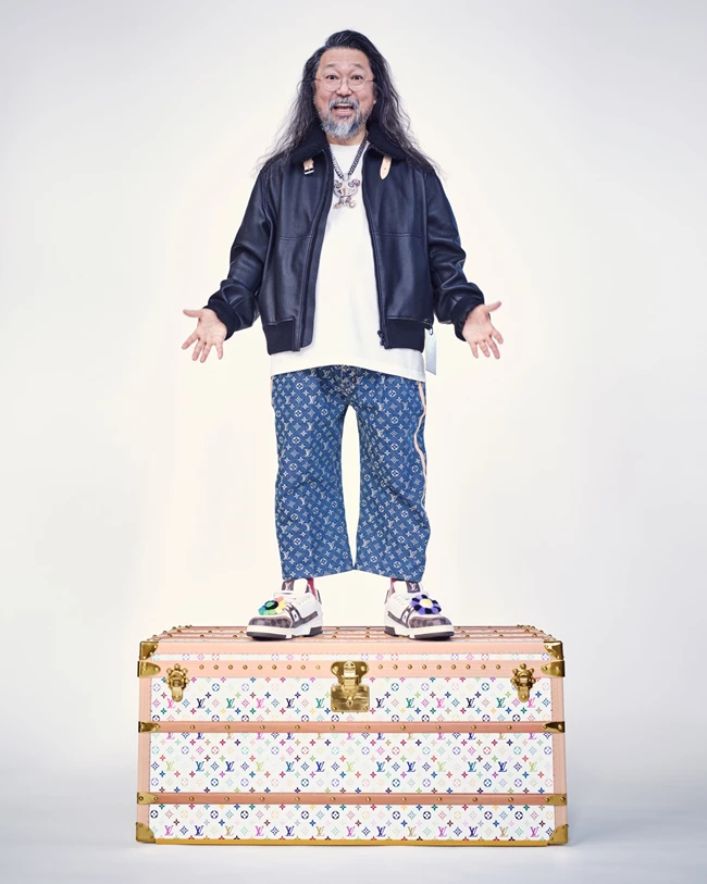 Louis Vuitton × Murakami | Η επετειακή re-edition συλλογή που τιμά τη συνεργασία του οίκου με τον σπουδαίο καλλιτέχνη