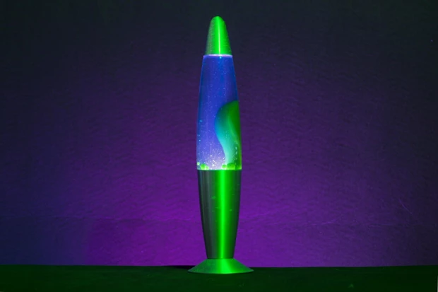 Lava Lamps | Για αυτά τα retro φωτιστικά δίνουν τρελά ποσά στις πλατφόρμες μεταππώλησης