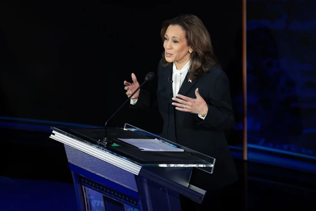 Kamala Harris | To power suit μίας υποψήφιας Προέδρου