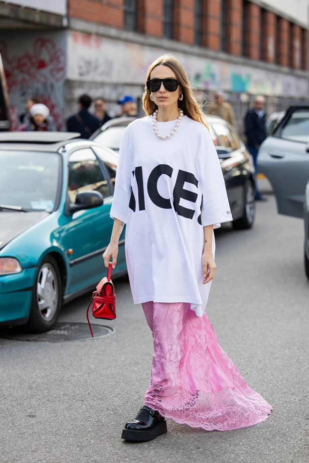 φούστα με δαντέλα