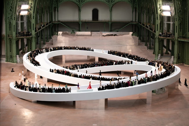 Chanel | Το χρώμα στην καρδιά της νέας Haute Couture συλλογής του οίκου