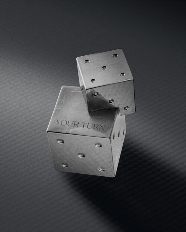 Το ξυλώδες και πουδρένιο άρωμα που θα γίνει ανάρπαστο φέτος την άνοιξη