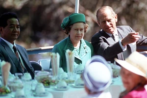 Μήπως η σοφίτα σας κρύβει χρυσάφι; Αυτό το παλιομοδίτικο βάζο αξίζει 4.000 ευρώ χάρη σε μια υπογραφή