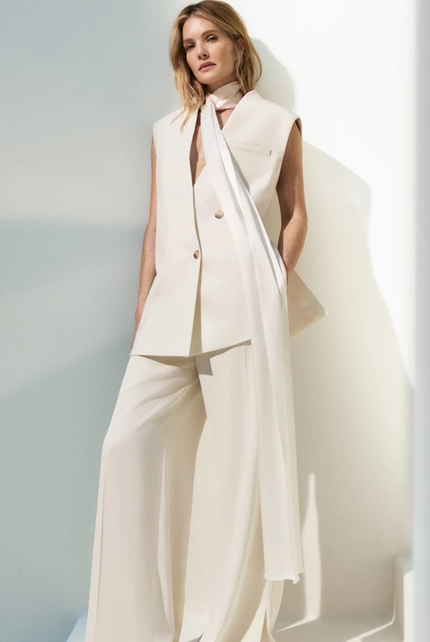 Η BOSS επαναπροσδιορίζει το "Power Dressing" της σύγχρονης γυναίκας για τη σεζόν Άνοιξη/Καλοκαίρι 2026