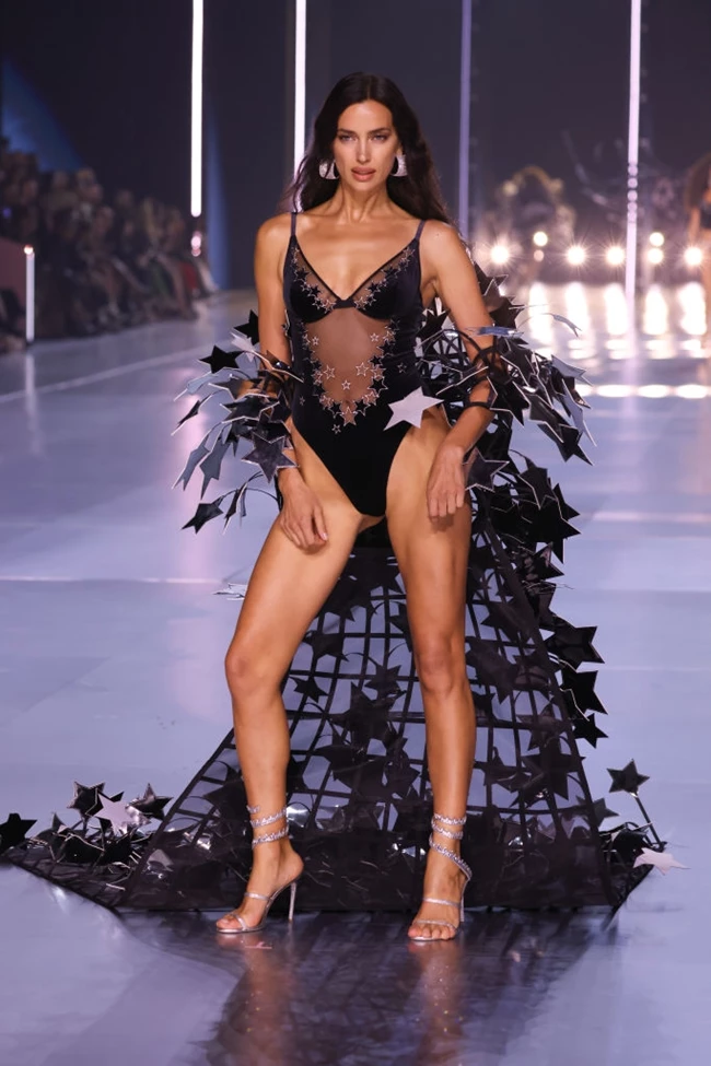 Irina Shayk Victoria's Secret