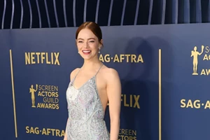 Emma Stone | H αντίδρασή της όταν έχασε στα SAG Awards έγινε viral (video)