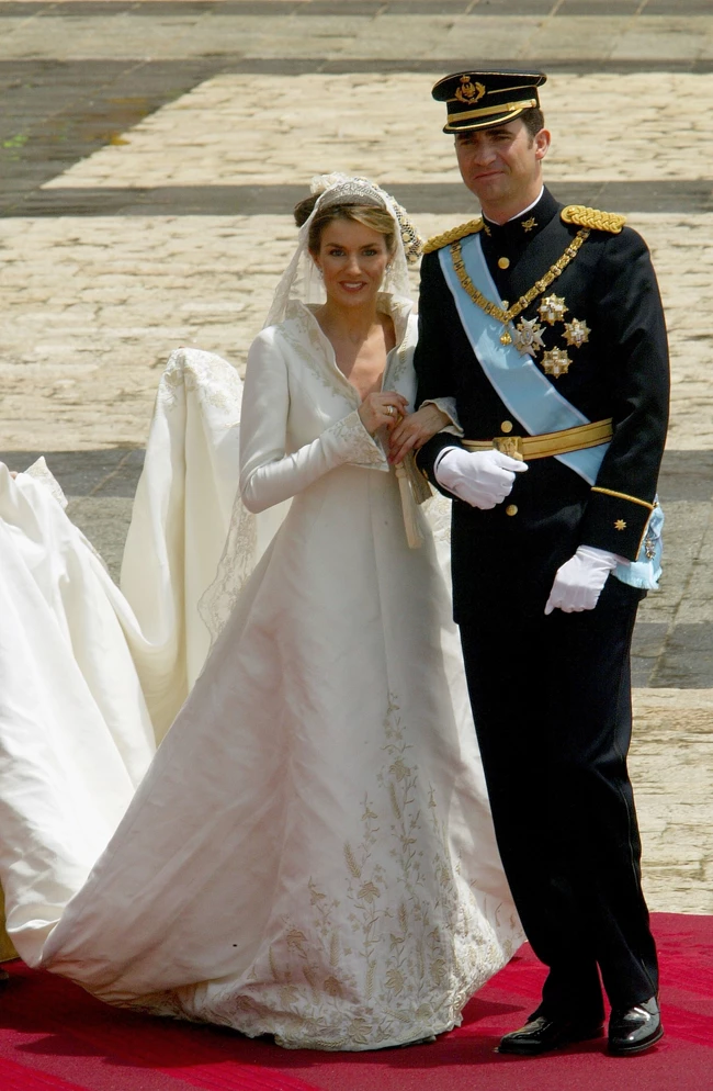Βασίλισσα Letizia | Τι έχει συμβεί με το νυφικό της;
