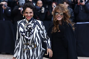 POV | Τι να φορέσετε για να δείχνετε νεότερη