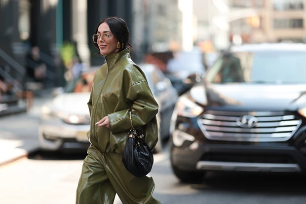 Πώς να Φορέσετε το Λαδί: Street style outfit.