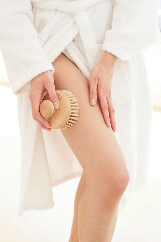 Dry Brushing | Το μυστικό για νεανική επιδερμίδα χωρίς κυτταρίτιδα