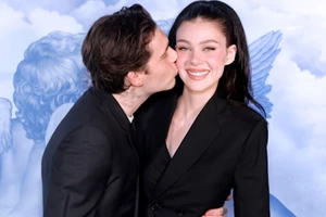 Brooklyn Beckham & Nicola Peltz | Για να προστατεύσουν τη φήμη τους κατά την οικογενειακή διαμάχη προσέλαβαν τον δικηγόρο του Harry και της Meghan