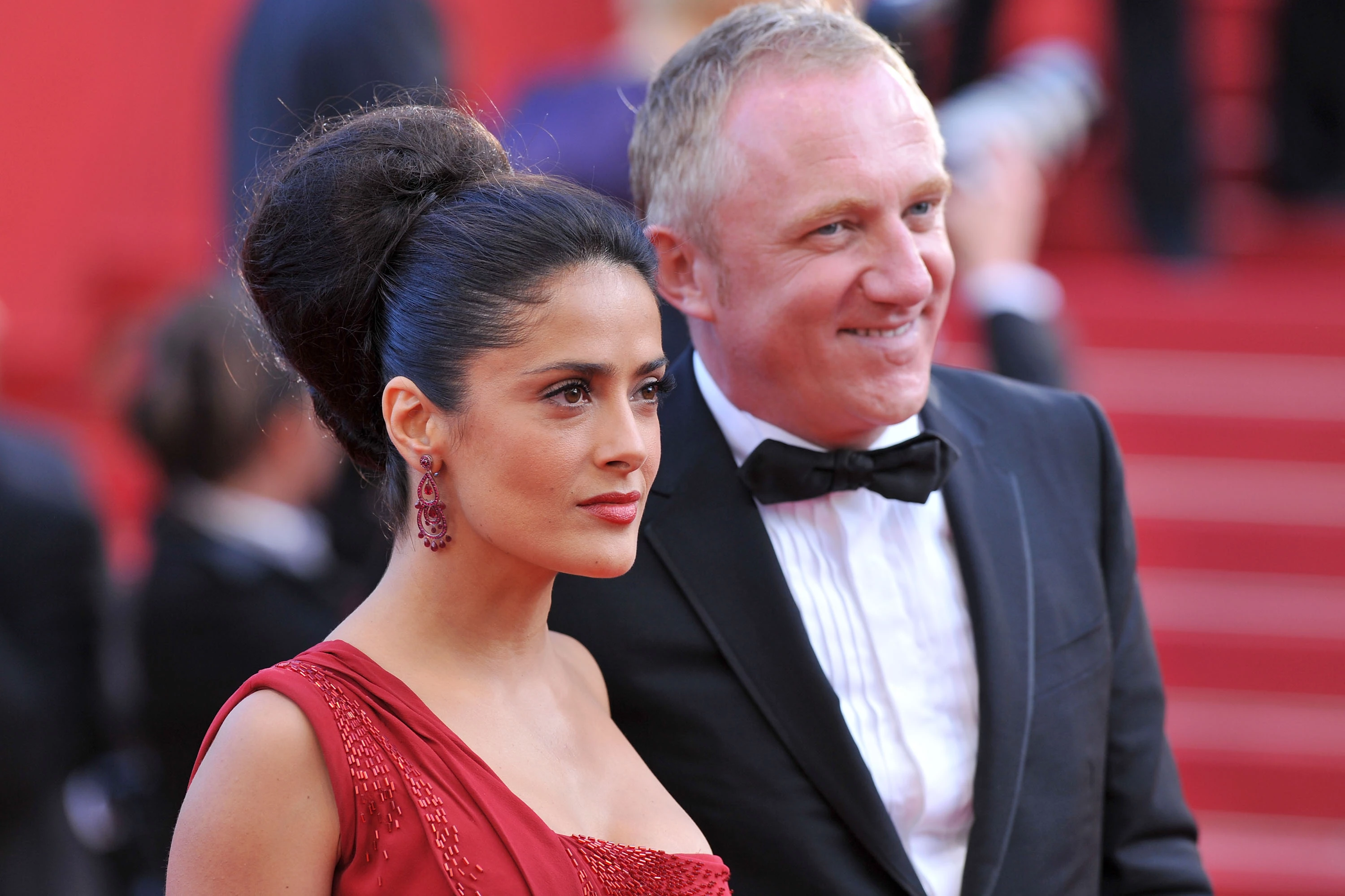 H Salma Hayek κατεδαφίζει τη νοοτροπία του Hollywood που θεωρεί πως οι γυναίκες άνω των 50 έχουν ημερομηνία λήξης