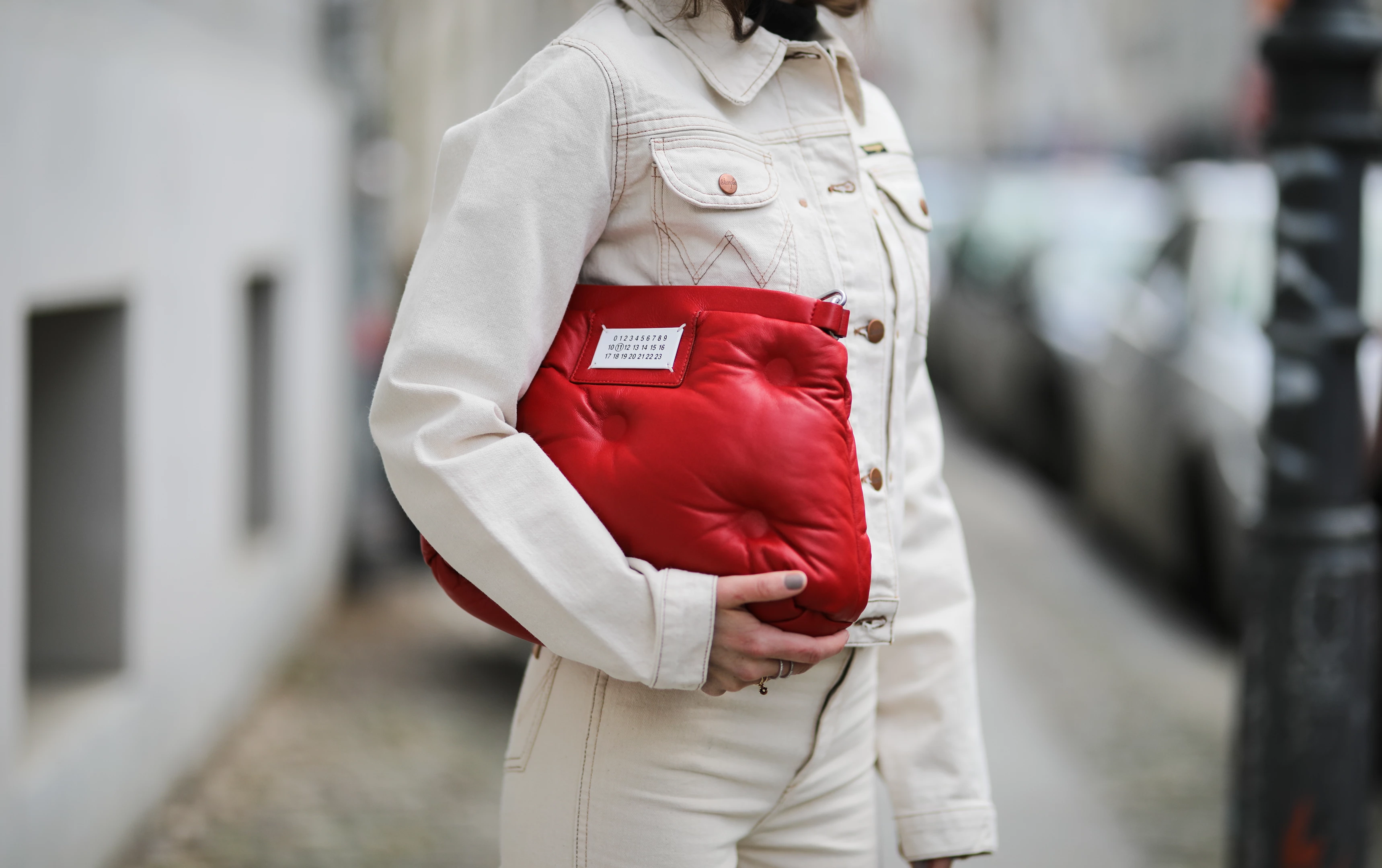 Shop second hand | Τα καλύτερα resale websites που κρύβουν μοναδικά αντικείμενα