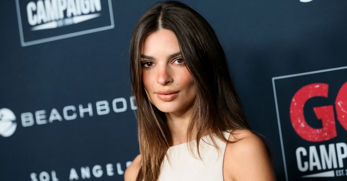 Emily Ratajkowski | Φωτογραφίζεται γυμνή στον 7ο μήνα της εγκυμοσύνης της