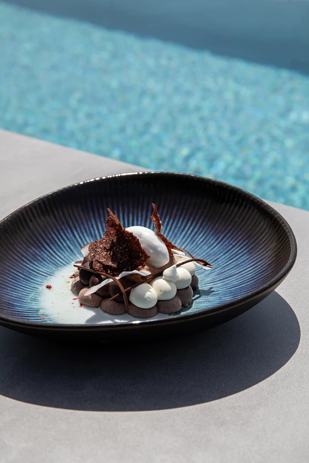 Athens Capital Hotel - MGallery Collection | Fine dining εμπειρία με το καλοκαιρινό μενού στο Mappemonde Rooftop Restaurant Bar & Lounge