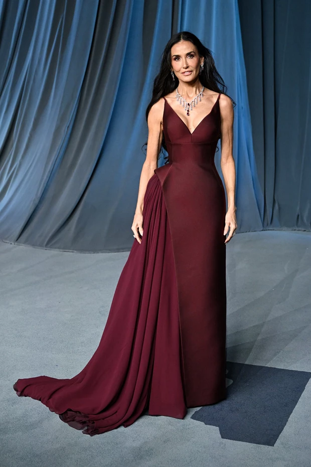 Η Demi Moore με Prada.