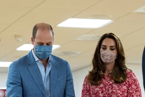 Η Dolly Parton δωρίζει $1.000.000 για να βοηθήσει στη χρηματοδότηση ενός εμβολίου κατά του Covid-19