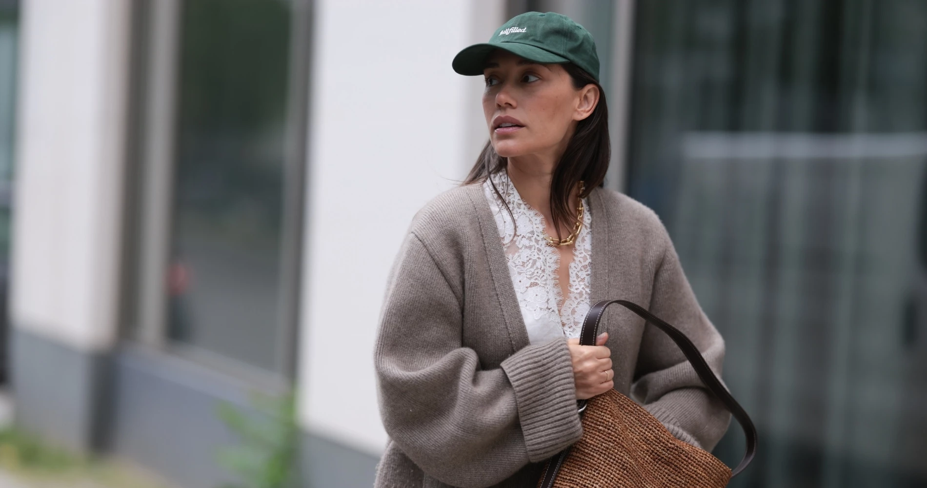 Swan Lake | Οι συσφικτικές κρέμες που θα μεταμορφώσουν τον λαιμό και το ντεκολτέ σας