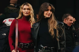 Τα looks που θα κάνετε με μια δερμάτινη φούστα αυτή την εποχή