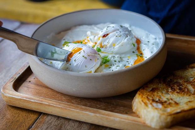 αυγά με γιαούρτι