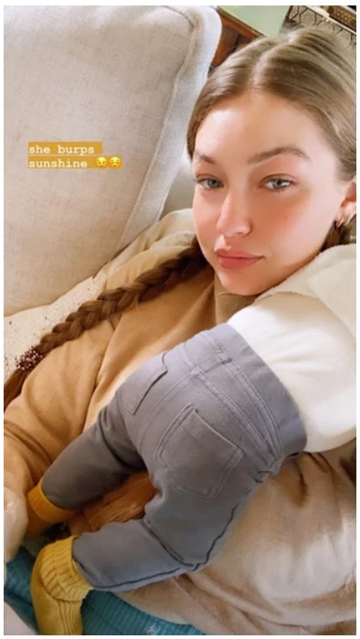 Gigi Hadid | Η νέα selfie με την κόρη της