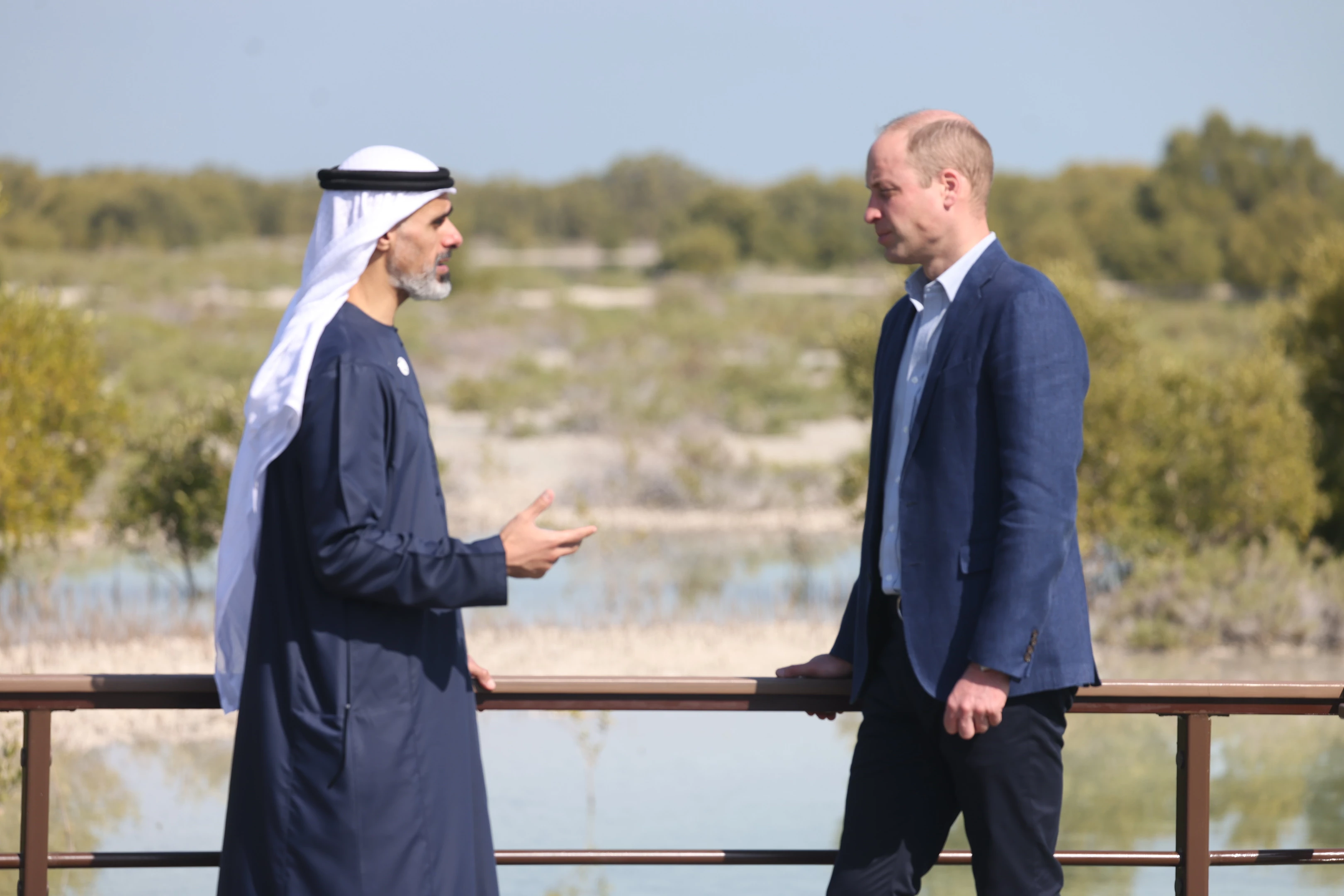 Βασίλισσα Ελισάβετ – Πρίγκιπας William | Τα μηνύματά τους μετά τη δολοφονία του πρώην πρωθυπουργού της Ιαπωνίας