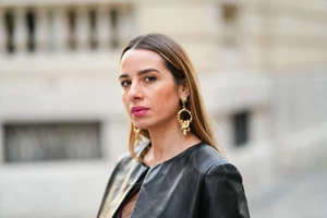 Το κόλπο στο οποίο ορκίζονται οι makeup artists για πιο "γεμάτα" χείλη μετά τα 40