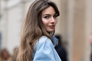 Το καστανό χρώμα-τάση για την άνοιξη του 2026 που εκπέμπει αριστοκρατικό vibe