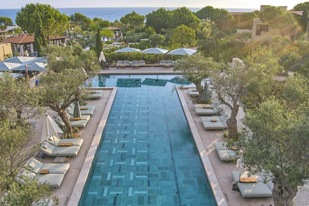 Απόδραση στο The Romanos, A Luxury Collection Resort | Εκεί που η καρδιά της Μεσσηνίας συναντά τη σύγχρονη πολυτέλεια