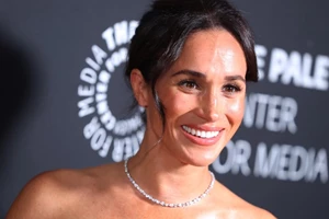 School retro | Όταν η 15χρονη μαθήτρια Meghan Markle συμμετείχε σε σχολική γιορτή στο Γυμνάσιο