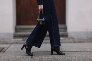 Τα καλύτερα looks με φούστα για γυναίκες άνω των 50