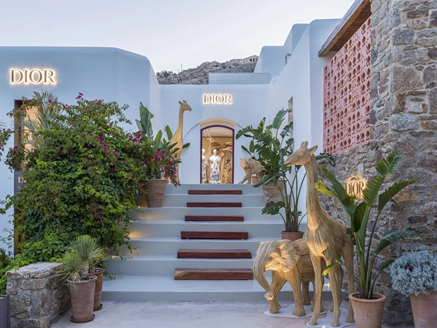 Dioriviera | Απόδραση στη boutique του οίκου Dior στη Μύκονο