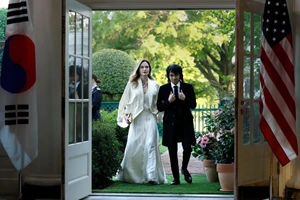 Atelier Jolie | Το νέο εγχείρημα της Angelina Jolie αφορά τη μόδα μ' έναν διαφορετικό τρόπο