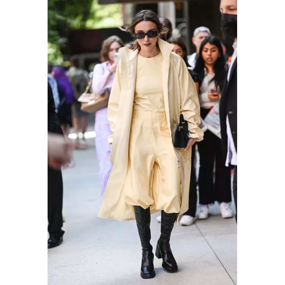 Μπότες φορεμένες πάνω από το παντελόνι