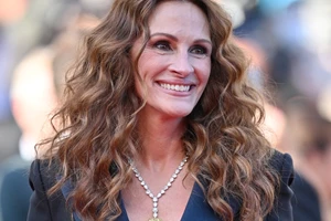 H Anne Hathaway ήταν η πραγματική Παριζιάνα των Καννών