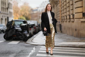 Τα βελούδινα φορέματα που θα αναβαθμίσουν το γιορτινό σας ντύσιμο