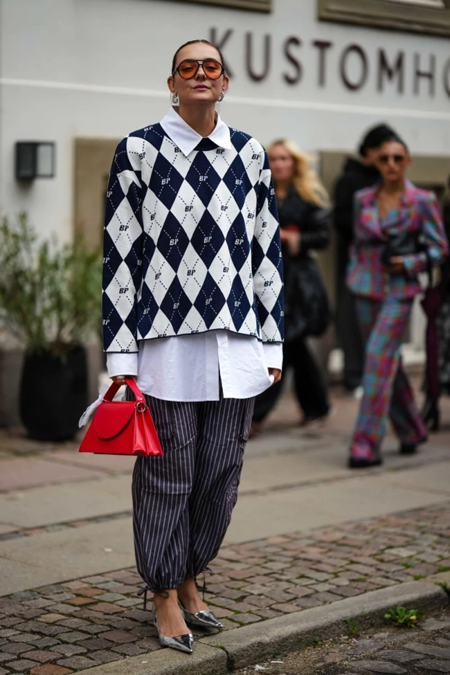 silver shoes street style