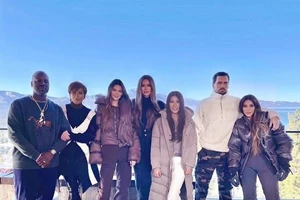 Jennifer Lopez | Γιόρτασε τα Χριστούγεννα με το πιο glam outfit