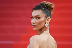 Η Bella Hadid καλωσόρισε τη νέα χρονιά με ένα throwback μπικίνι