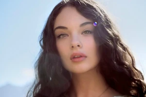 Vincent Cassel & Tina Kunakey | Το πιο cool και σέξι ζευγάρι της Γαλλίας μαζί σε καμπάνια